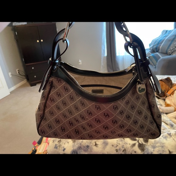 Used Dooney and Bourke handbag - Picture 5 of 5